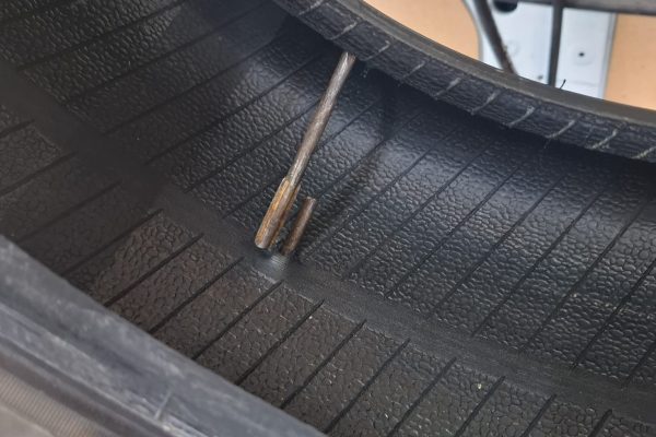 Bursa-Lastik-Tamircisi-7-Gün-24-Saat-Lastik-Yol-Yardım Bursa-Lastik-Tamircisi-7-Gün-24-Saat-Lastik-Yol-Yardım